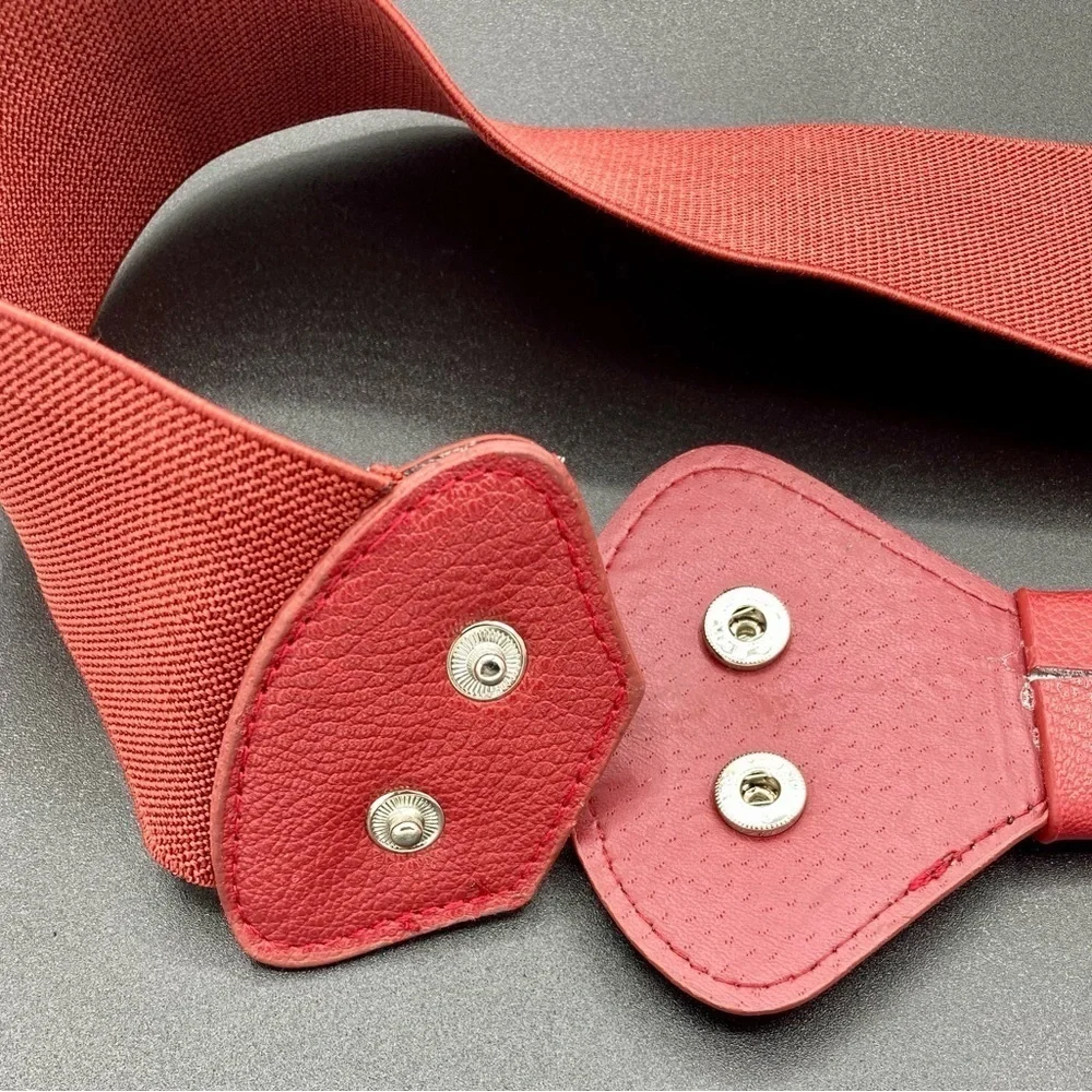 Cute red‎ bowtie elastic belt.